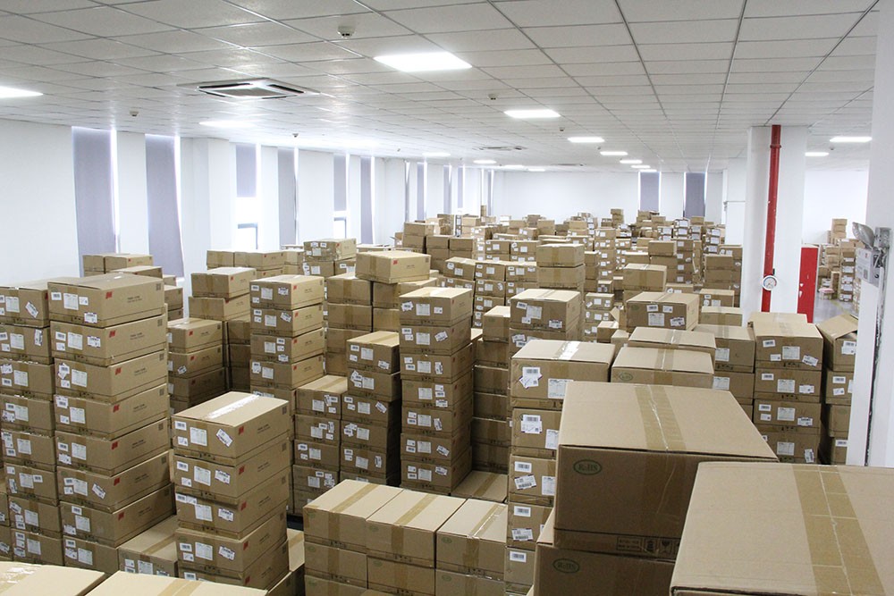 南山E店倉(cāng)庫(kù)一角